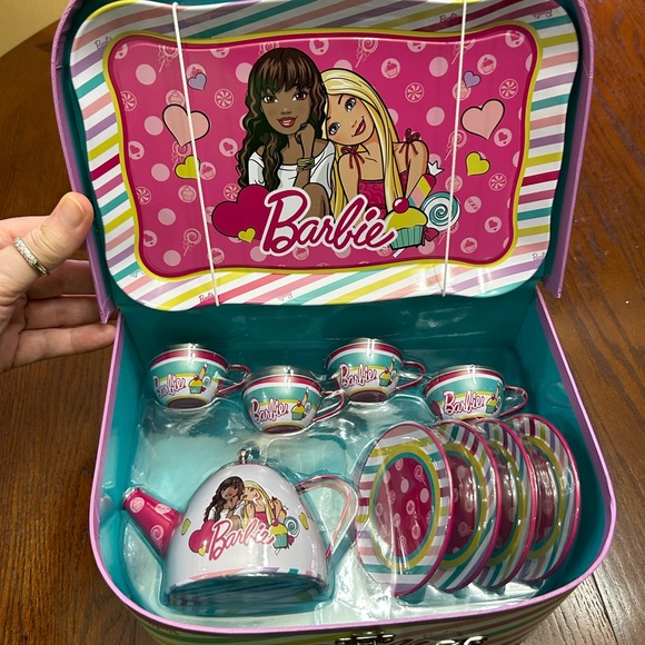 Barbie Pink and Purple Tea Set 2017 - Picture 4 of 7